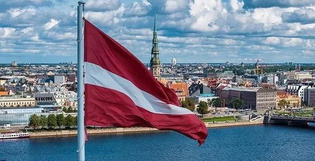 Позитивне ставлення українців до Латвії залишається високим — 68,3% опитаних